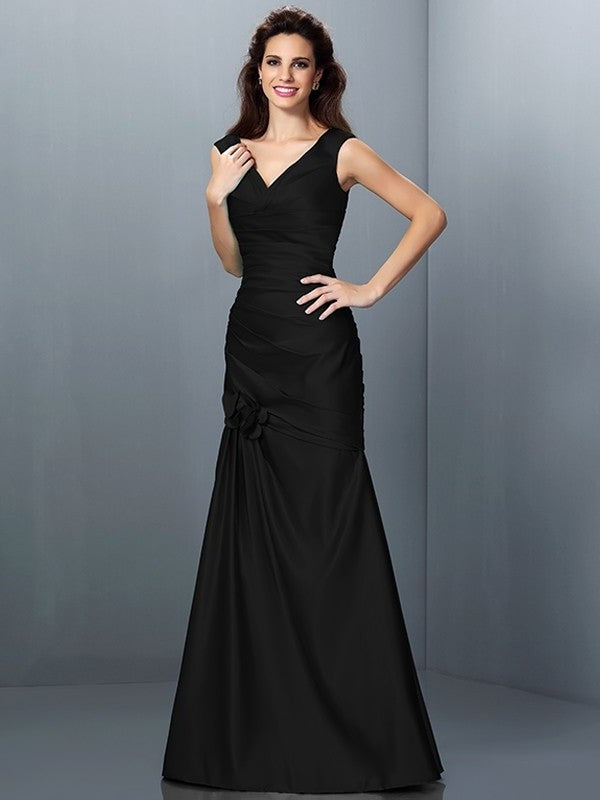 A-Line/Princess Sleeveless Long Pleats V-neck Satin Bridesmaid Dresses