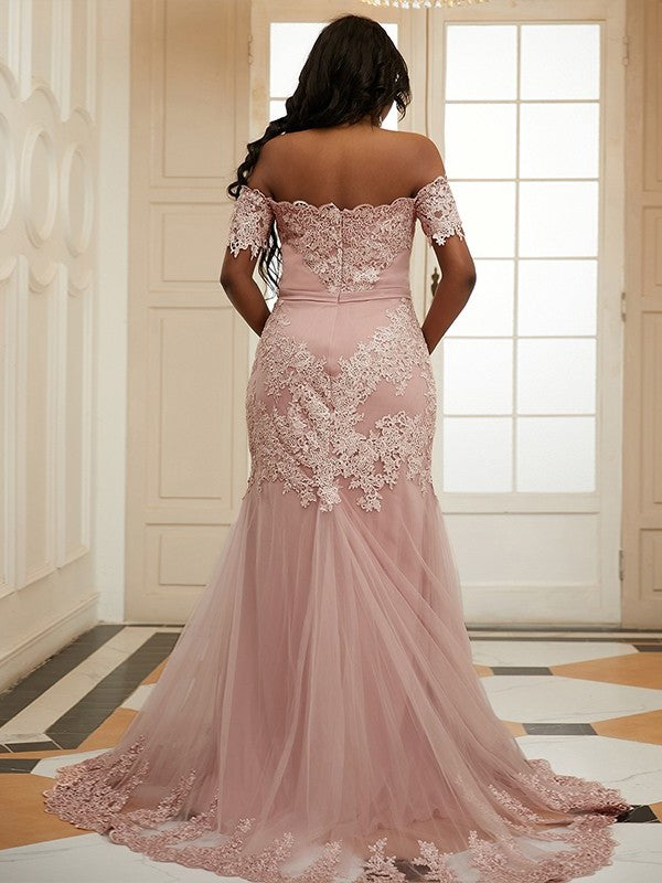 Applique Sheath/Column Sleeveless Tulle Off-the-Shoulder Sweep/Brush Train Dresses