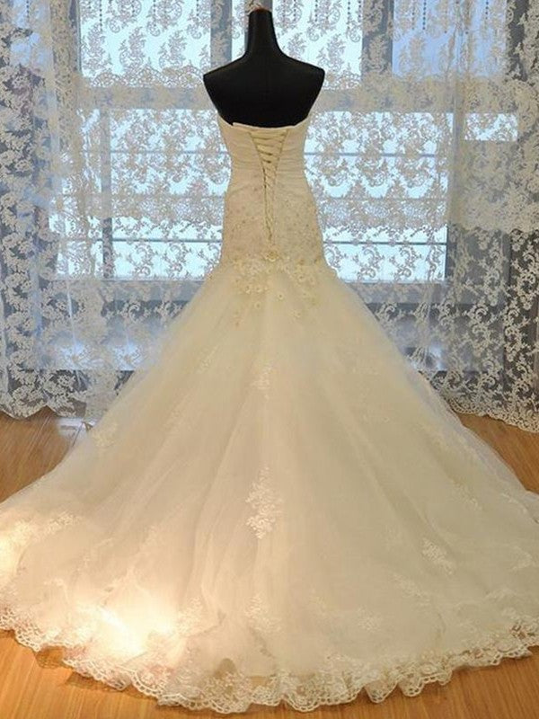 Sweetheart Tulle Sleeveless Trumpet/Mermaid Applique Court Train Wedding Dresses