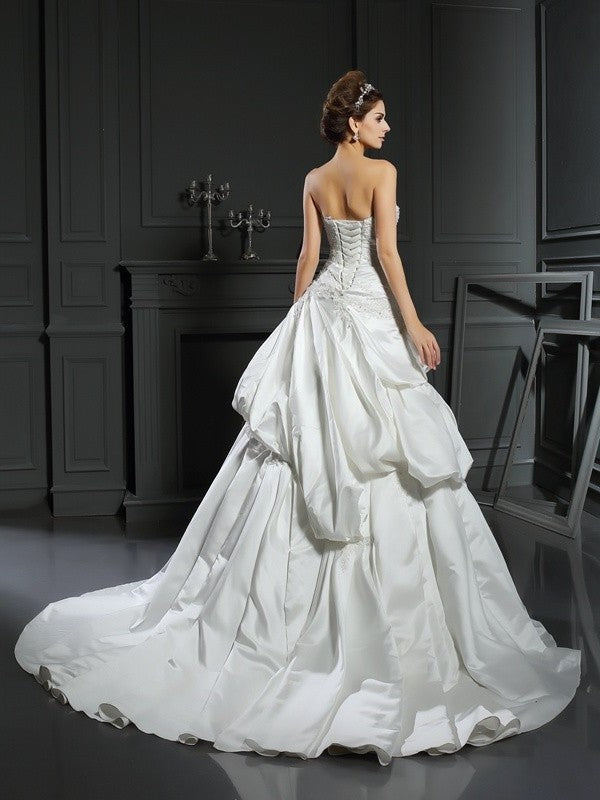 Strapless Sleeveless Long Ball Gown Applique Satin Wedding Dresses