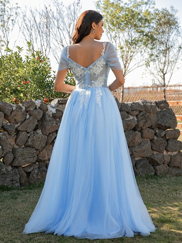 A-Line/Princess Sleeves V-neck Tulle Short Applique Sweep/Brush Train Dresses