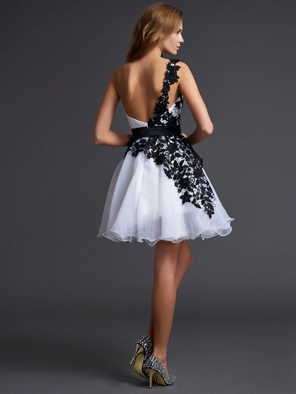 A-Line/Princess One-Shoulder Short Sleeveless Lace Organza Homecoming Dresses