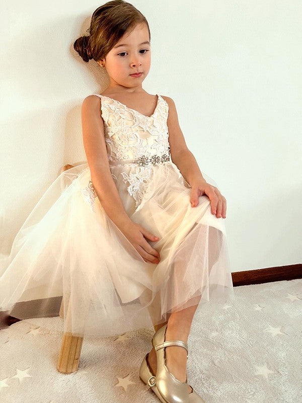 Tulle Knee-Length Sleeveless Lace V-neck A-Line/Princess Flower Girl Dresses