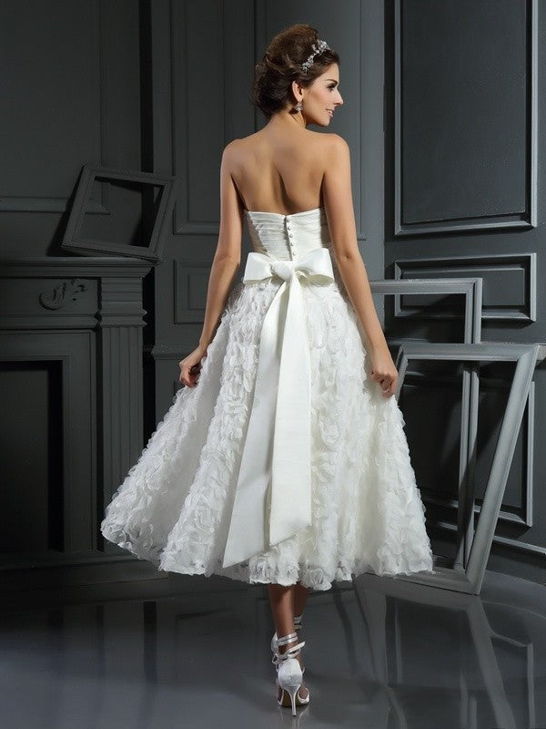 Sleeveless Bowknot Short A-Line/Princess Sweetheart Satin Wedding Dresses