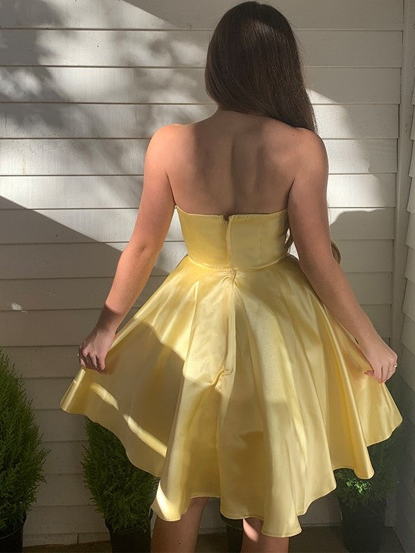 Strapless Sleeveless Satin Ruffles A-Line/Princess Short/Mini Homecoming Dresses