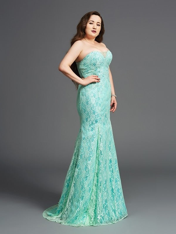 Long Sleeveless Lace Strapless Satin Sheath/Column Plus Size Dresses