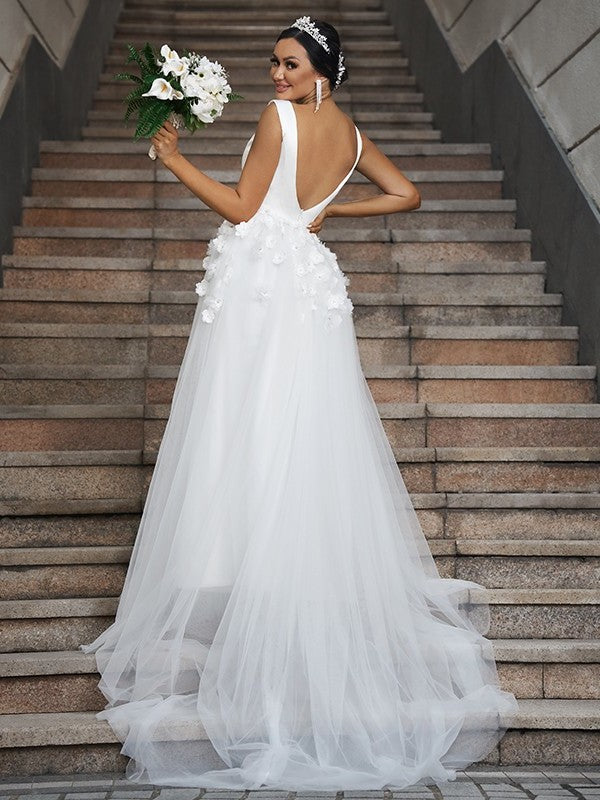 Tulle V-neck Sweep/Brush A-Line/Princess Sleeveless Applique Train Wedding Dresses