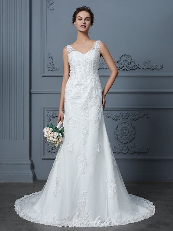 Trumpet/Mermaid Train Lace Sleeveless V-neck Court Tulle Wedding Dresses