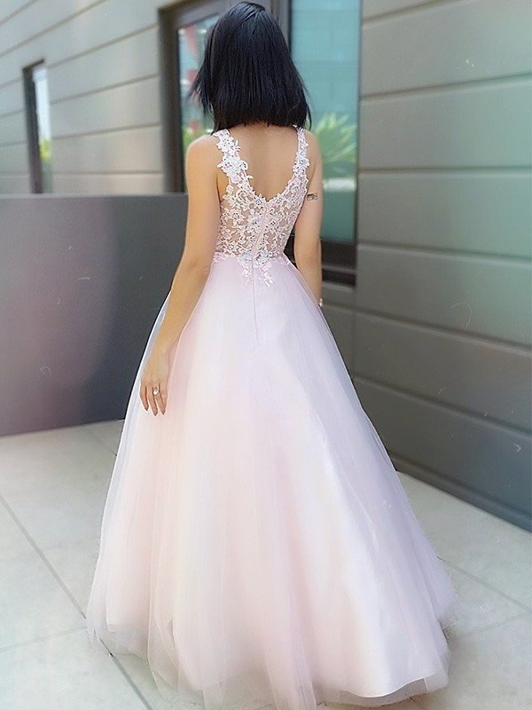 Sleeveless A-Line/Princess V-neck Applique Tulle Floor-Length Dresses