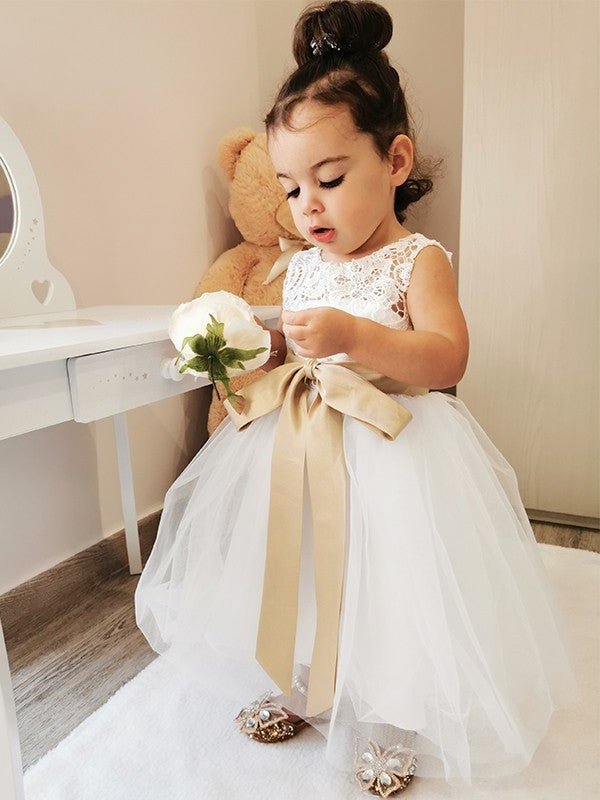 A-Line/Princess Sash/Ribbon/Belt Scoop Tulle Sleeveless Knee-Length Flower Girl Dresses