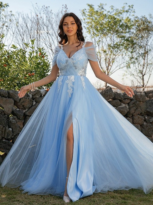 A-Line/Princess Sleeves V-neck Tulle Short Applique Sweep/Brush Train Dresses