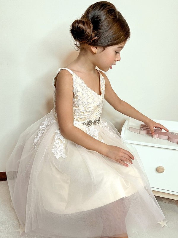 Tulle Knee-Length Sleeveless Lace V-neck A-Line/Princess Flower Girl Dresses