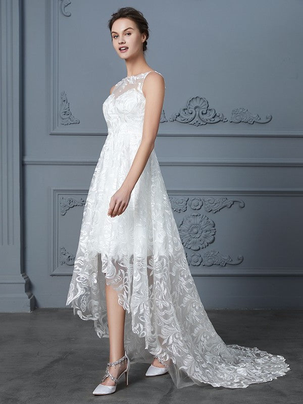 Sleeveless Asymmetrical A-Line/Princess Scoop Lace Wedding Dresses