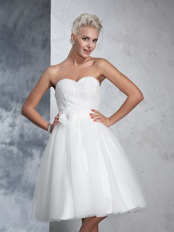 Sweetheart Short A-Line/Princess Sleeveless Flower Hand-made Net Wedding Dresses