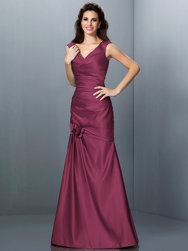 A-Line/Princess Sleeveless Long Pleats V-neck Satin Bridesmaid Dresses