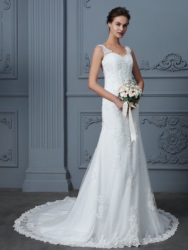 Trumpet/Mermaid Train Lace Sleeveless V-neck Court Tulle Wedding Dresses