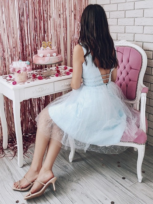 V-neck A-Line/Princess Sleeveless Tulle Beading Short/Mini Homecoming Dresses