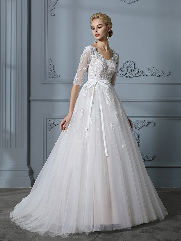 Court Lace Ball 1/2 V-neck Gown Sleeves Train Tulle Wedding Dresses