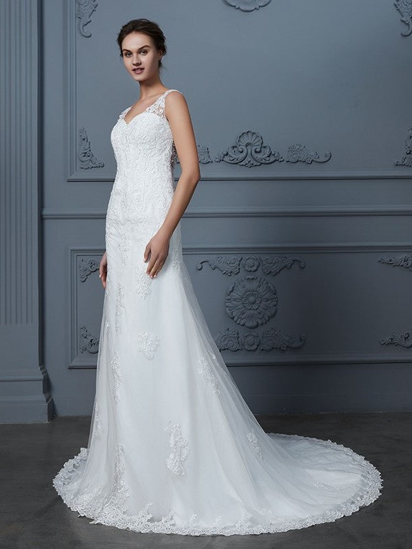 Trumpet/Mermaid Train Lace Sleeveless V-neck Court Tulle Wedding Dresses