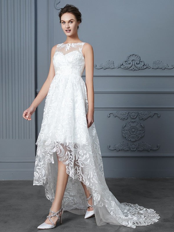 Sleeveless Asymmetrical A-Line/Princess Scoop Lace Wedding Dresses