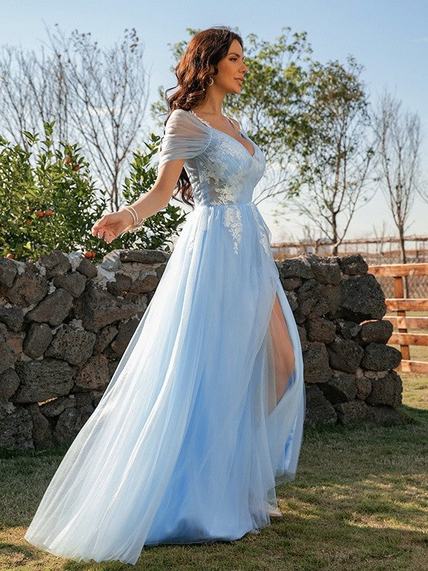 A-Line/Princess Sleeves V-neck Tulle Short Applique Sweep/Brush Train Dresses