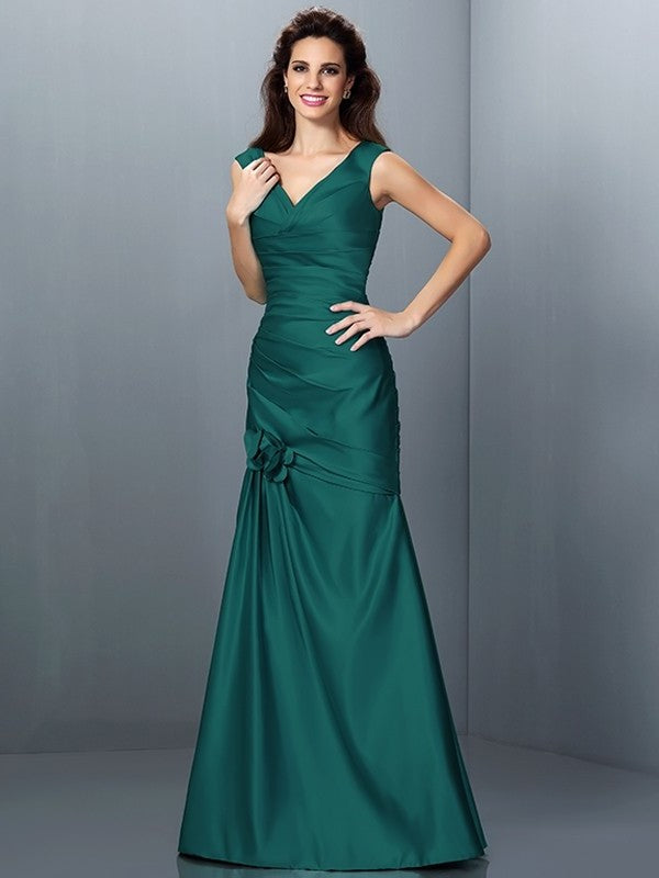 A-Line/Princess Sleeveless Long Pleats V-neck Satin Bridesmaid Dresses