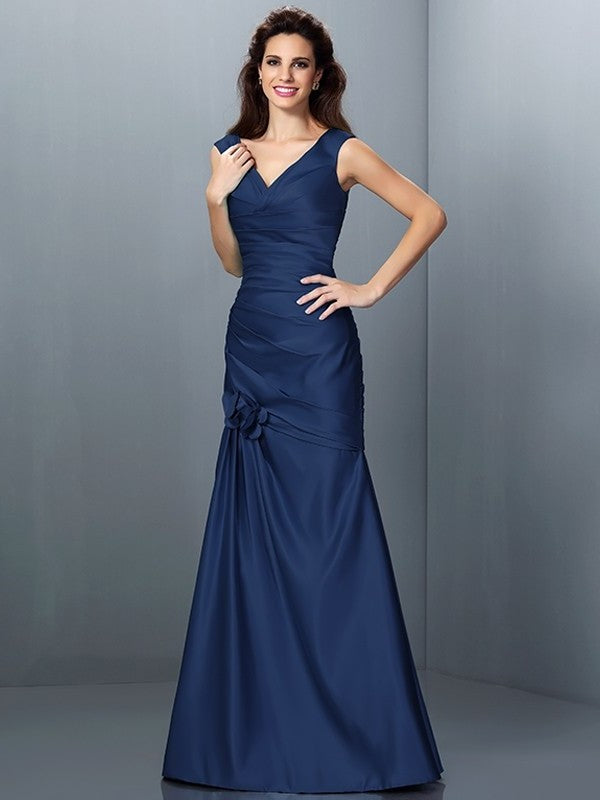 A-Line/Princess Sleeveless Long Pleats V-neck Satin Bridesmaid Dresses