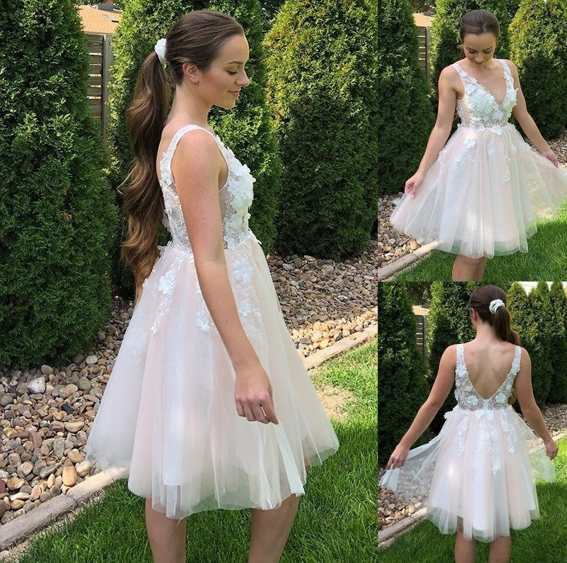 V-neck Tulle Applique Sleeveless A-Line/Princess Short/Mini Homecoming Dresses