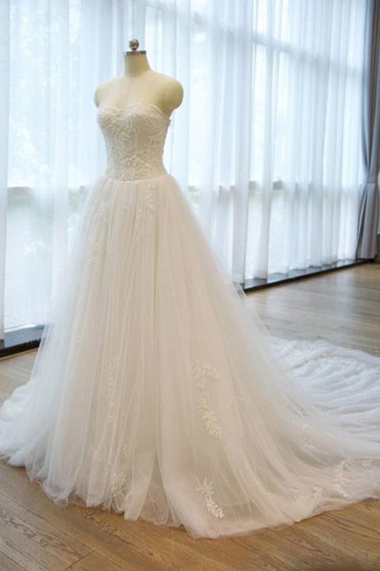 Ball Gown Strapless Lace Appliques A Line Chapel Train Wedding Dress with Beading JS297