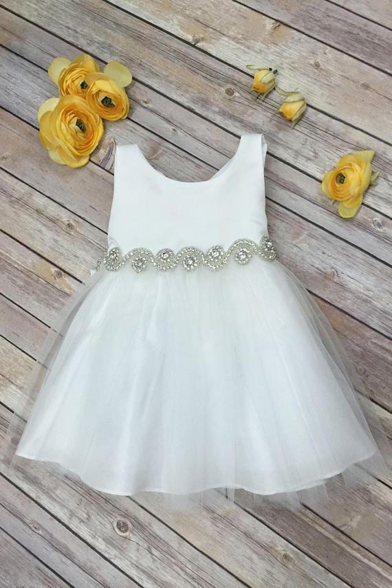 2024 Scoop Bowknot Knee-length Ivory Organza Beads Sleeveless Flower Girl Dresses