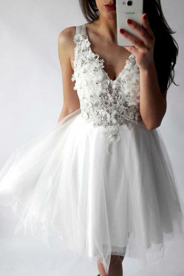 A-Line V-Neck Short Prom Dress White Tulle Lace Beads Homecoming Dress with Appliques JS717