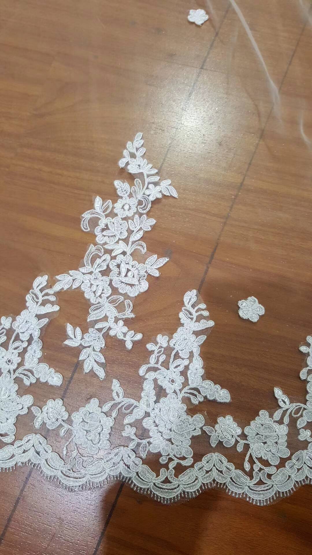 Ivory Lace Tulle Appliques 3D Flowers Wedding Veils JS78